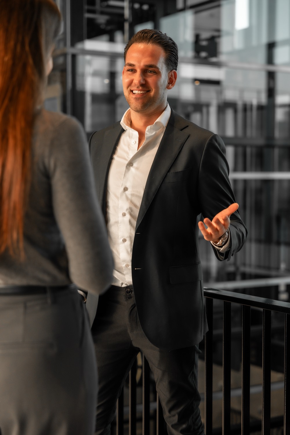 Salesspecialist in gesprek